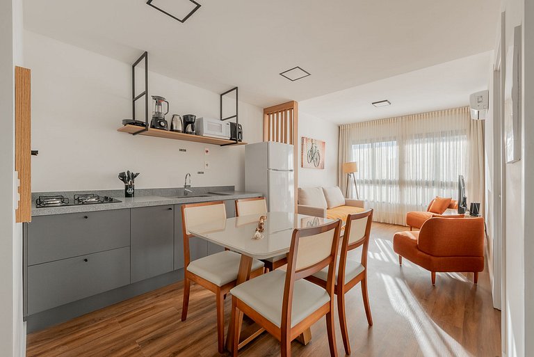 Apt w/ Rooftop, Pool & Parking • R. República