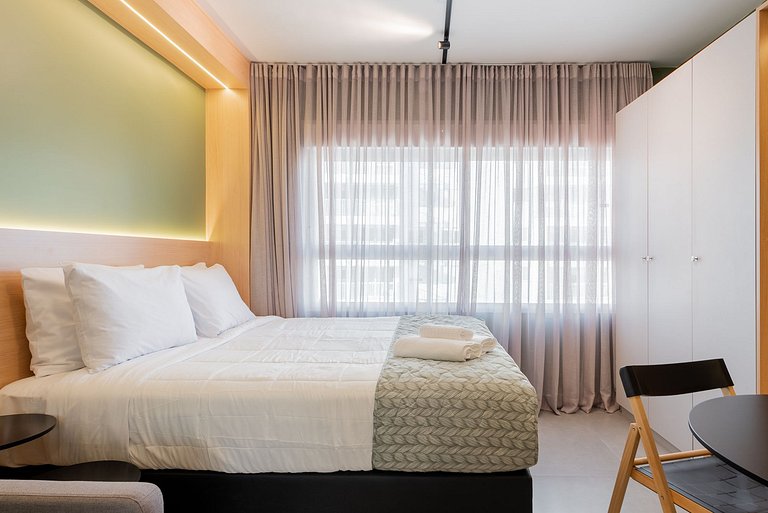 Studio: rooftop com piscina ao lado Consulado