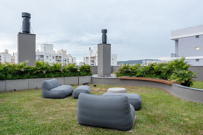Studio with rooftop near the consulate