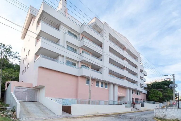 Cobertura Duplex com Vista Mar e 2 Suítes em Bombinhas
