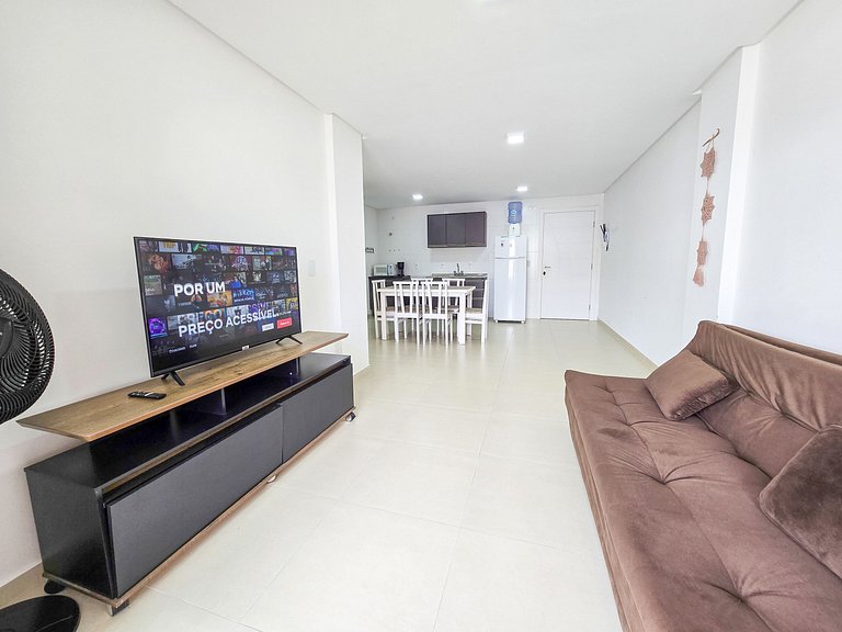 Cais | Apto 2 Quartos com Garagem Próximo à Praia