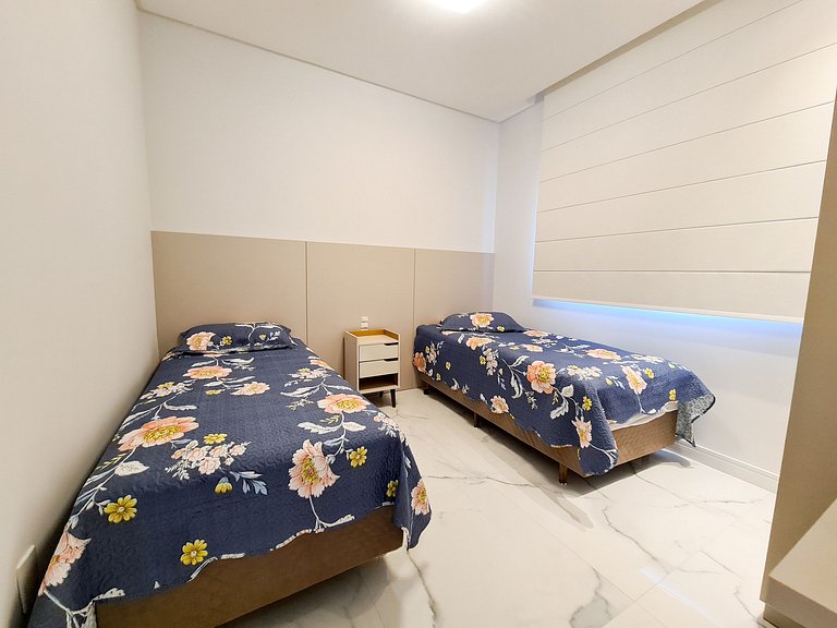 Lisboa | 2 Habitaciones, Garaje y a 450m de Playa Bombas