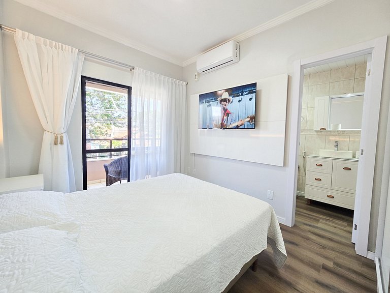 Maré | 3-Bedroom Apartment 80m from Bombas Beach