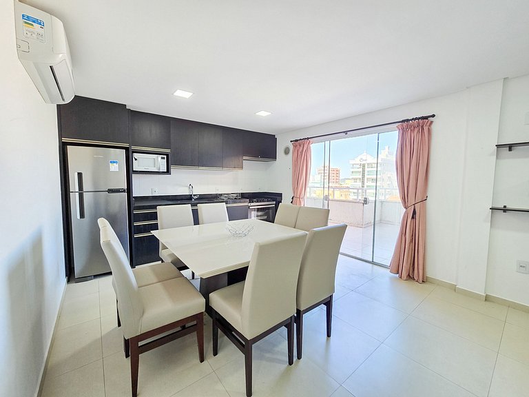 Cobertura Duplex com Vista Mar e 2 Suítes em Bombinhas