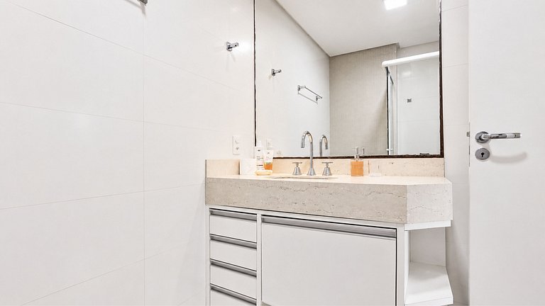 Salinas | 3 Bedroom Apartment with BBQ in Bombinhas