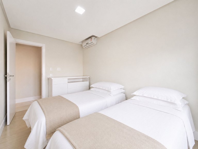 Salinas | 3 Bedroom Apartment with BBQ in Bombinhas