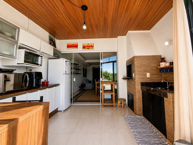 Maré | 3-Bedroom Apartment 80m from Bombas Beach