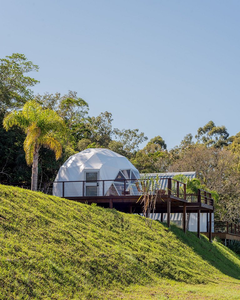Domo con vista panorámica y bañera exclusiva
