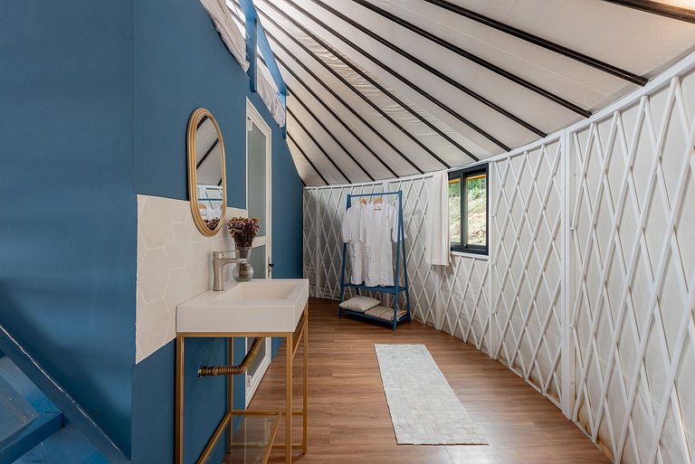 Dome with panoramic view and private bathtub