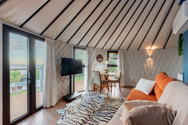 Dome with panoramic view and private bathtub