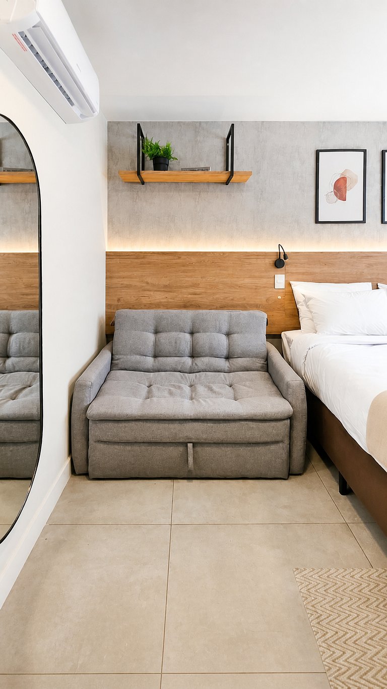 Studio with pool and 24-hour gym | Carlos Gomes