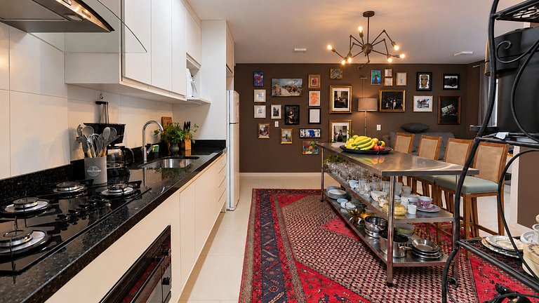 Abbey | Coffee & Art, 250m from the Beach