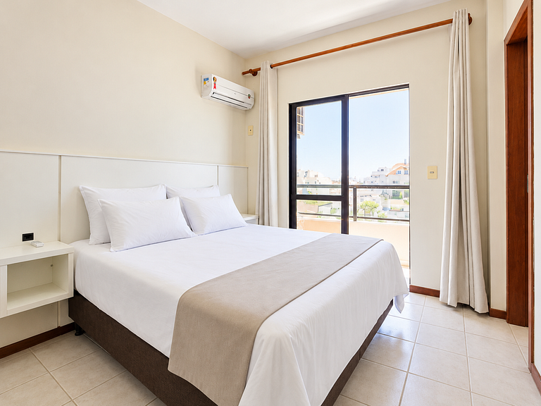 Maré | 3-Bedroom Apartment 80m from Bombas Beach
